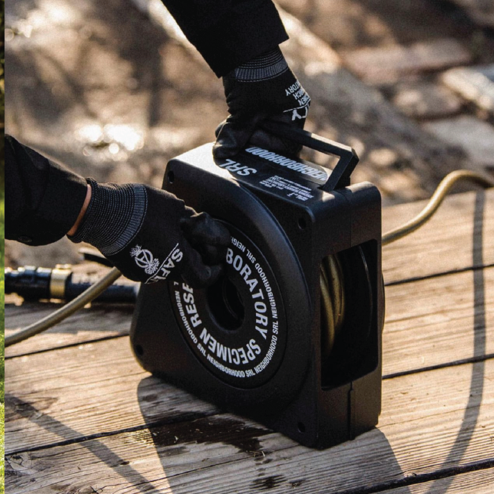Garden Hose Reel' SRL x Royal Gardener's Club (Black) – MELLOWIST Garden Hose Reel' SRL x Royal Gardener's Club (Black) – MELLOWIST