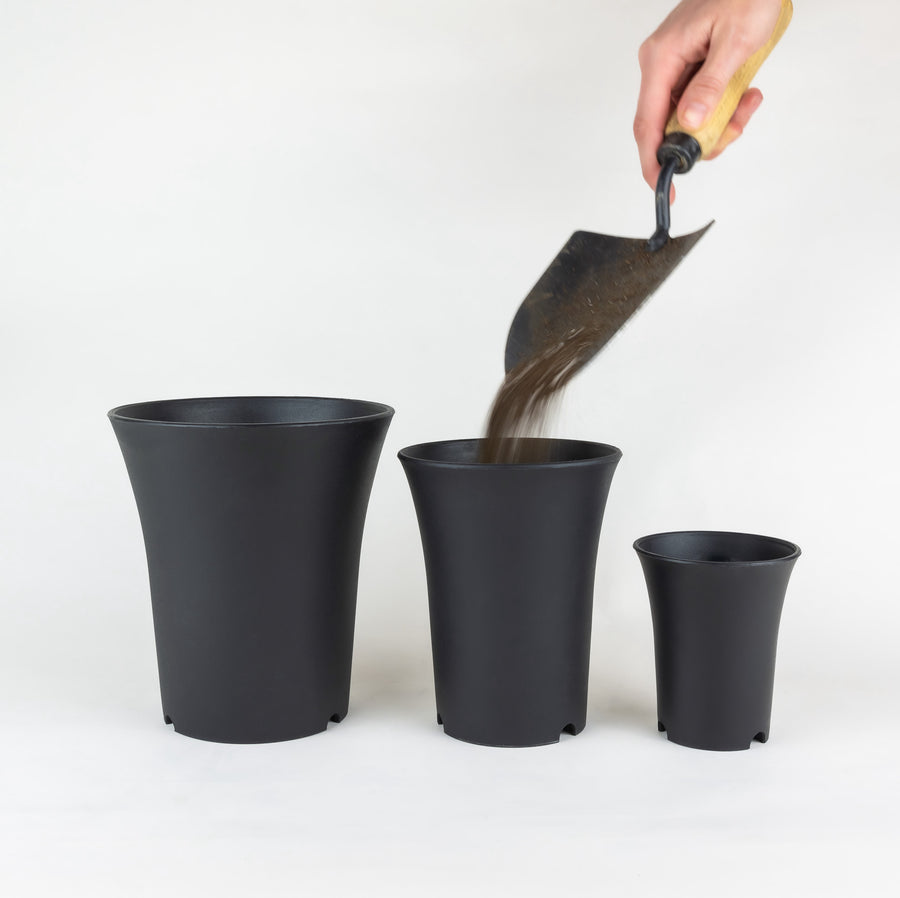 'Cascade Pot' (Black)